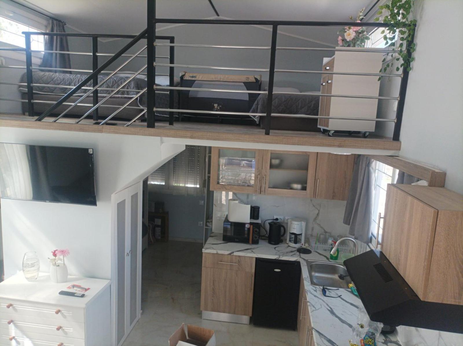 Filio'S Loft Near Airport Villa Artemida  Eksteriør billede