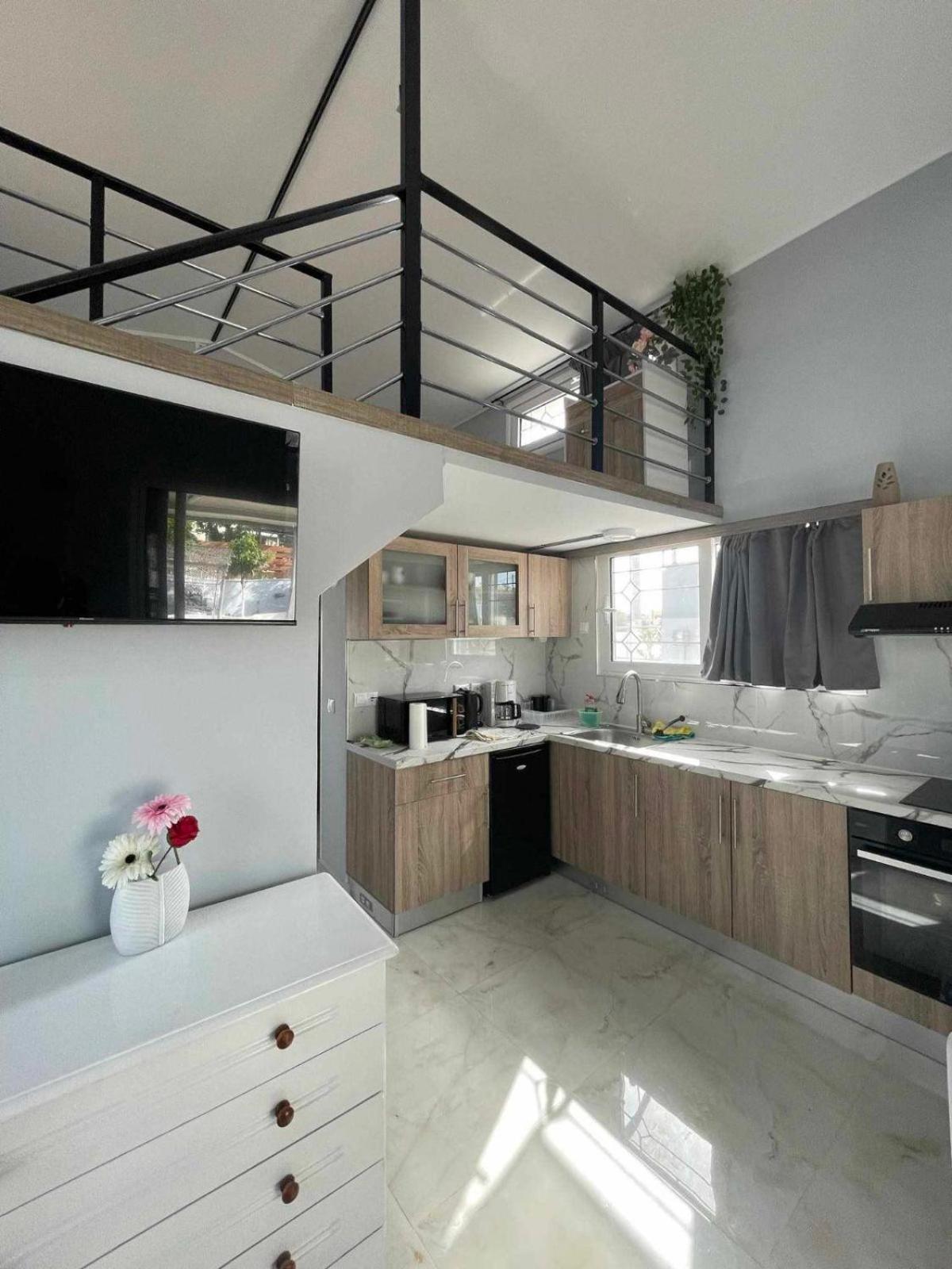 Filio'S Loft Near Airport Villa Artemida  Eksteriør billede